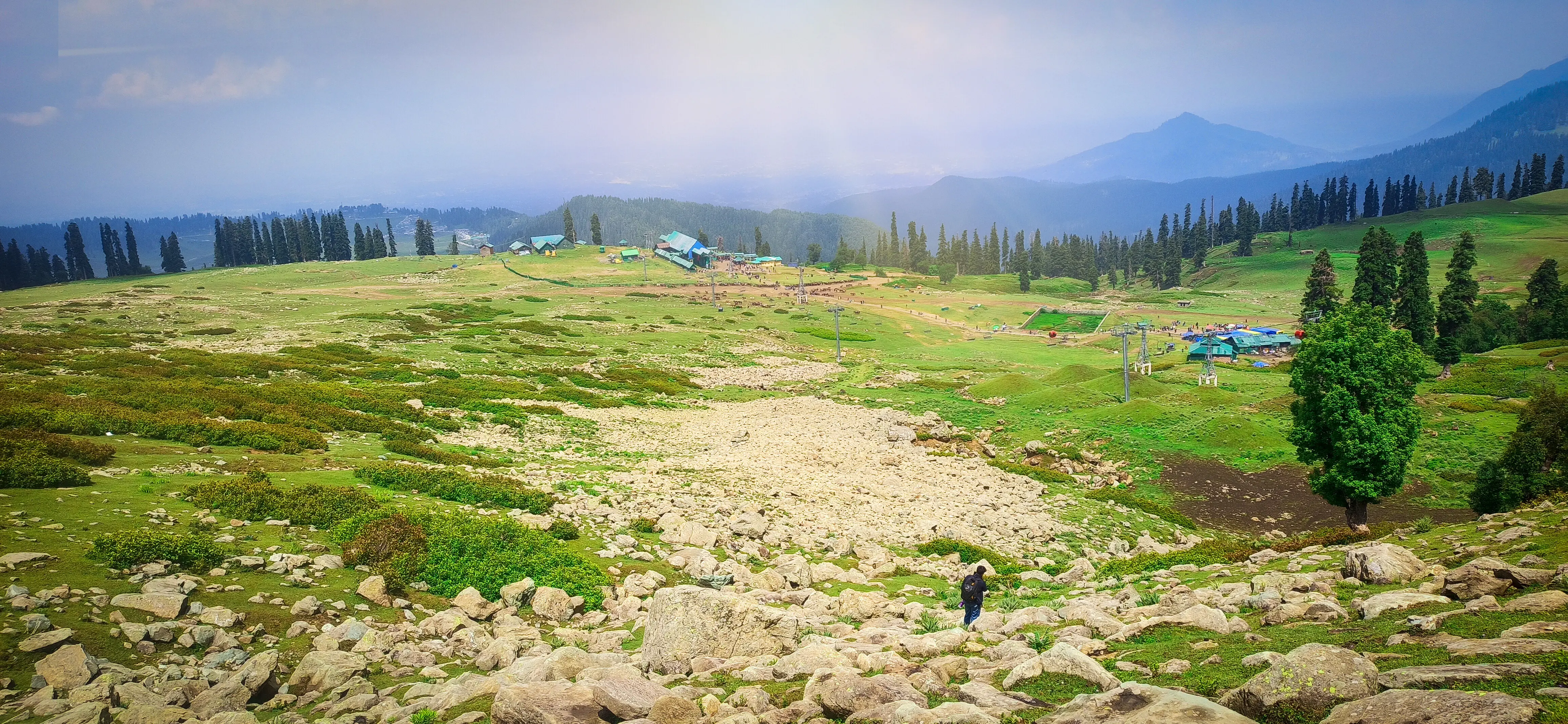 A beautiful mountain view on a sunny day in Gulmarg, Kashmir.